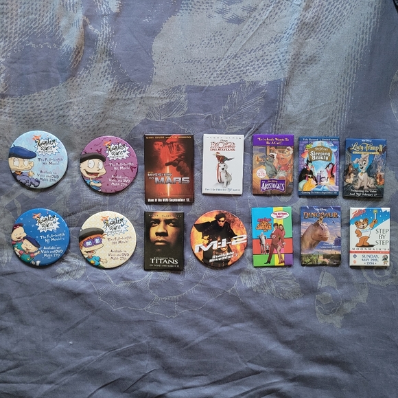 Disney Jewelry - ⭐️14 Vintage Pins⭐️